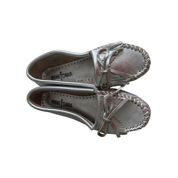 MINNETONKA Silver Leather Moccasins Flats Size US 6 - Picture 8 of 8